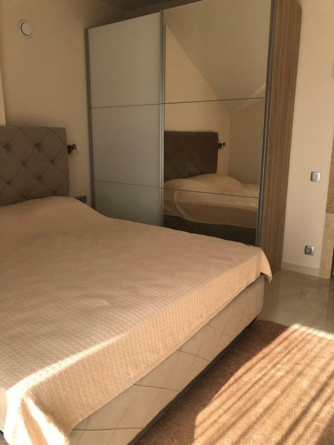 Travertino Apartment