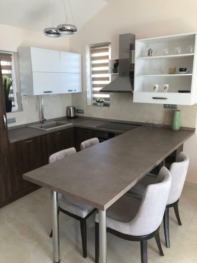 Travertino Apartment *